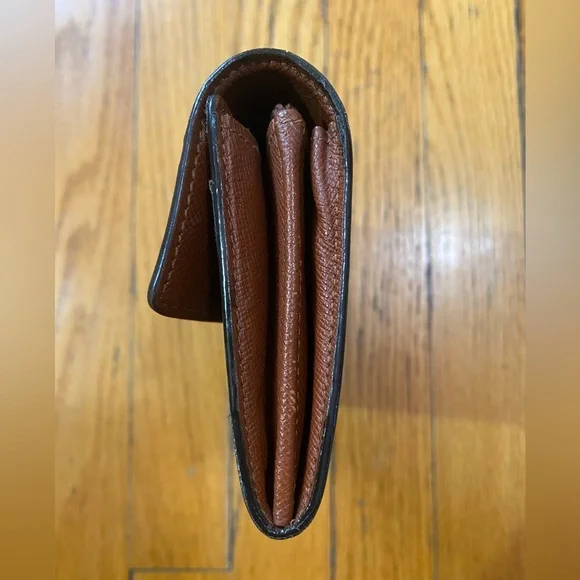 ⚜️LV: Monogram Sarah Wallet • Date Code: TH0021 - Picture 5 of 14